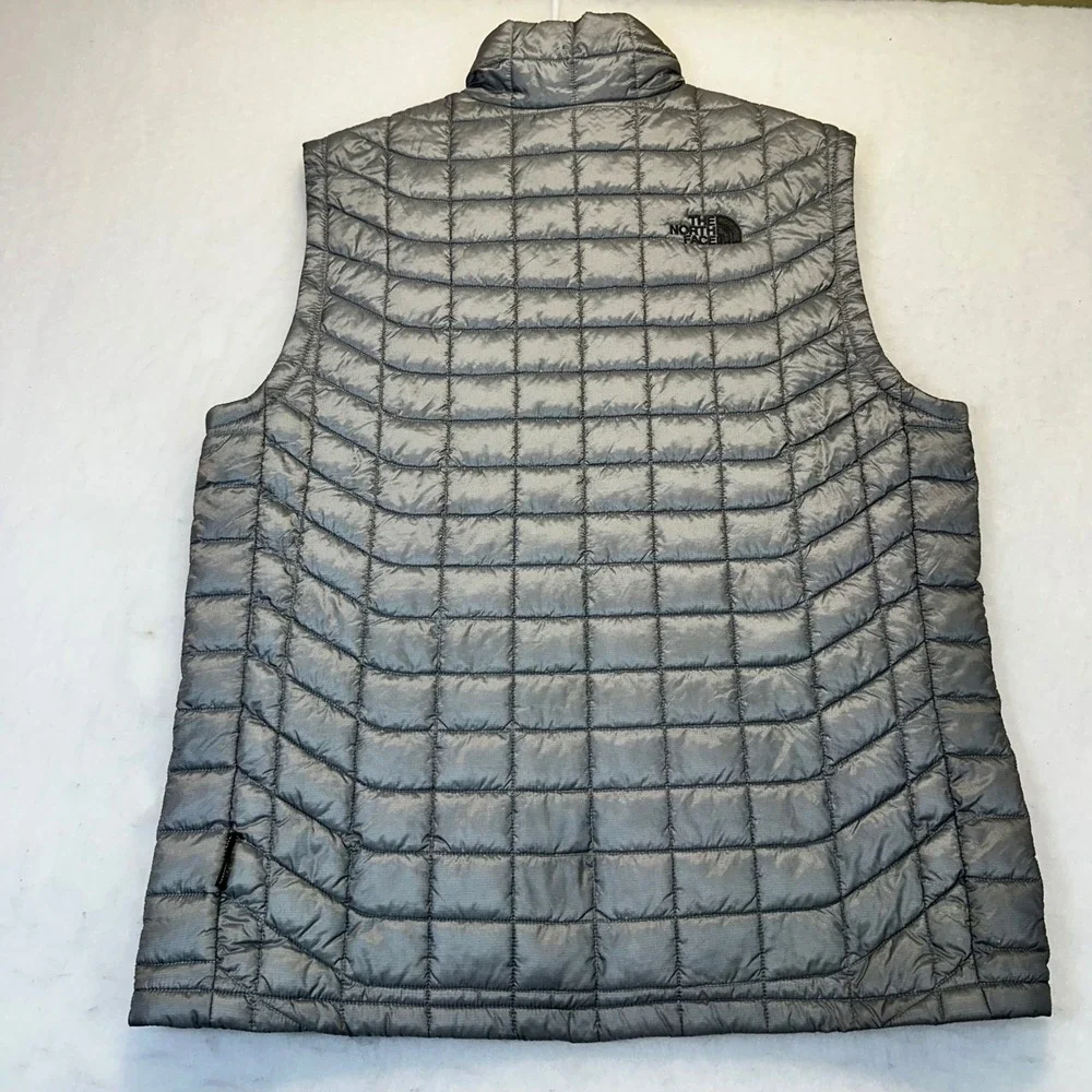 The North Face Thermoball Eco Vest Mens M Silver Puffer‎ Quilted NF0A3LHD